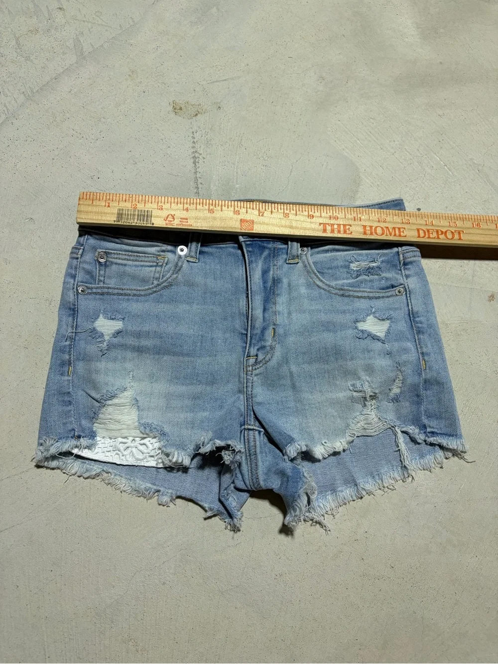 American Eagle hi-rise shortie Light Blue Distressed Denim Women's Shorts 2 - Picture 4 of 10